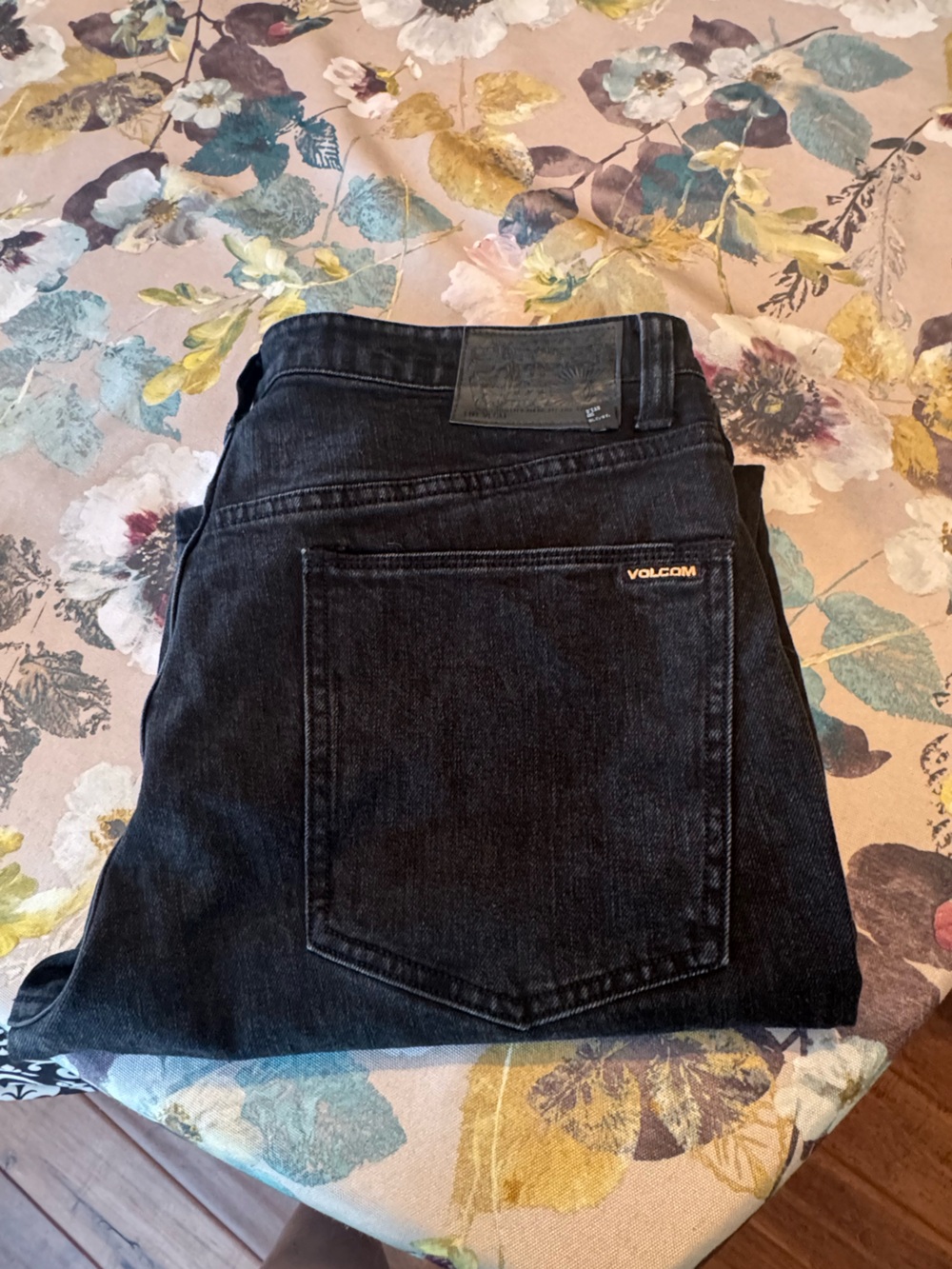 Volcom Men's Black Solver Modern Straight Jeans Size 34/30